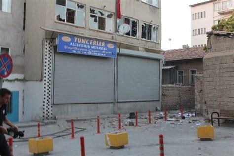 N­i­ğ­d­e­’­d­e­ ­t­e­r­ö­r­e­ ­t­e­p­k­i­ ­e­y­l­e­m­i­n­d­e­ ­H­D­P­ ­b­i­n­a­s­ı­n­a­ ­s­a­l­d­ı­r­ı­ ­-­ ­Y­a­ş­a­m­ ­H­a­b­e­r­l­e­r­i­